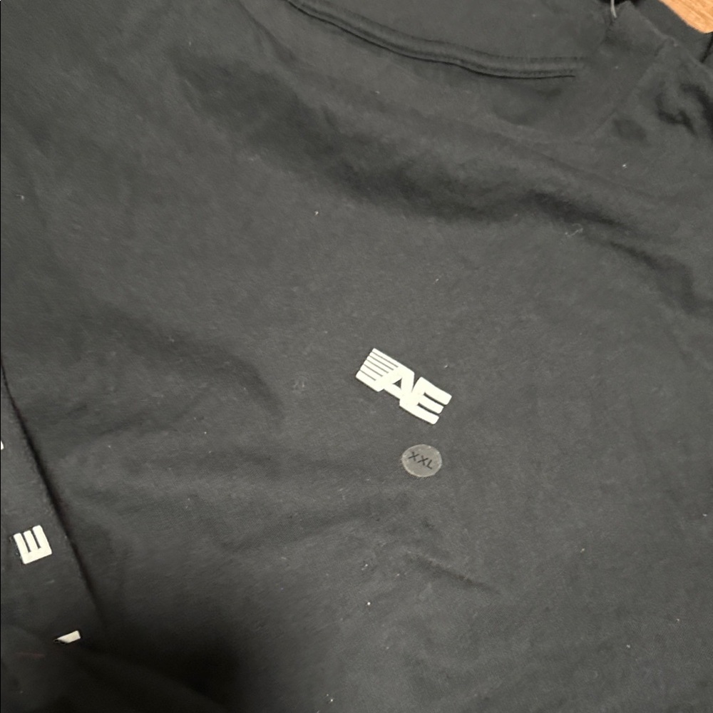 American Eagle Outfitters Men's Black Long Sleeve Tee